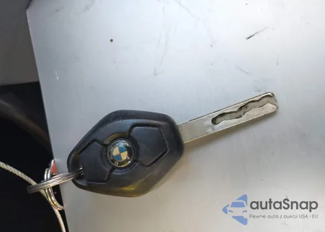 2003 BMW 330Xi из США, поврежденный, VIN WBAEW53433PG21857